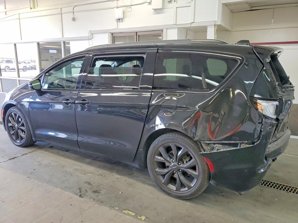 52215296 :رقم المزاد ، 2C4RC1GG6JR165128 vin ، 2018 Chrysler Pacifica مزاد بيع