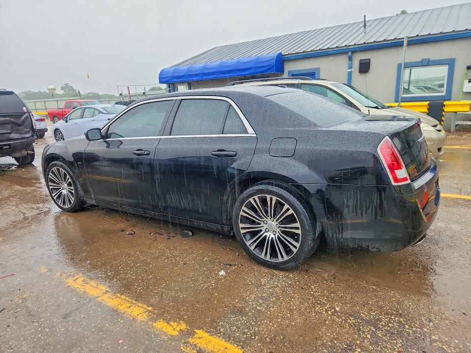 2013 Chrysler 300 მანქანა იყიდება აუქციონზე, vin: 2C3CCABG2DH527449, აუქციონის ნომერი: 54427526