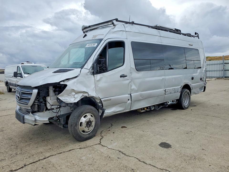 54836266 :رقم المزاد ، W1W8ED6Y2LP313138 vin ، 2020 Mercedes Benz Sprinter مزاد بيع