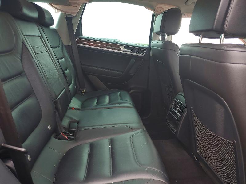 51812266 :رقم المزاد ، WVGEP9BP4ED011014 vin ، 2014 Volkswagen Touareg مزاد بيع
