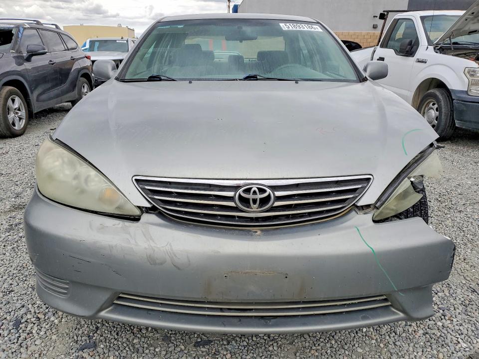 51893186 :رقم المزاد ، 4T1BE30K55U509042 vin ، 2005 Toyota Camry مزاد بيع