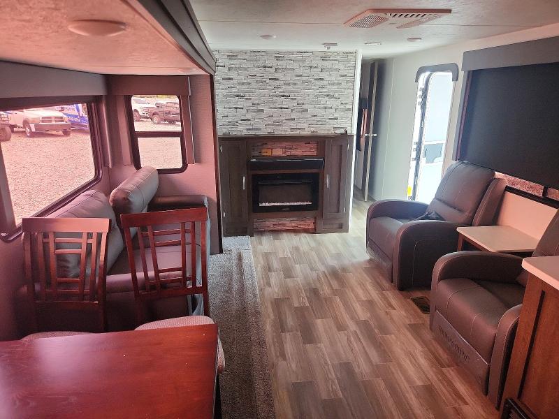53732356 :رقم المزاد ، 4X4TWDC26LA268169 vin ، 2020 Foresriver Wildwood X Lite Trav مزاد بيع