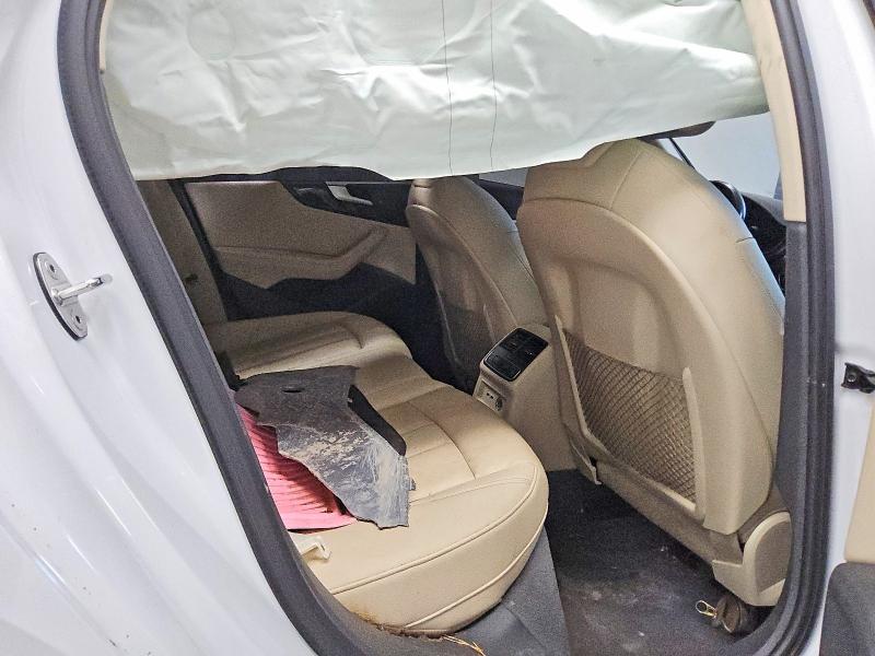 Продажа на аукционе авто 2019 Audi A4, vin: WAUENAF4XKN002199, номер лота: 51641626