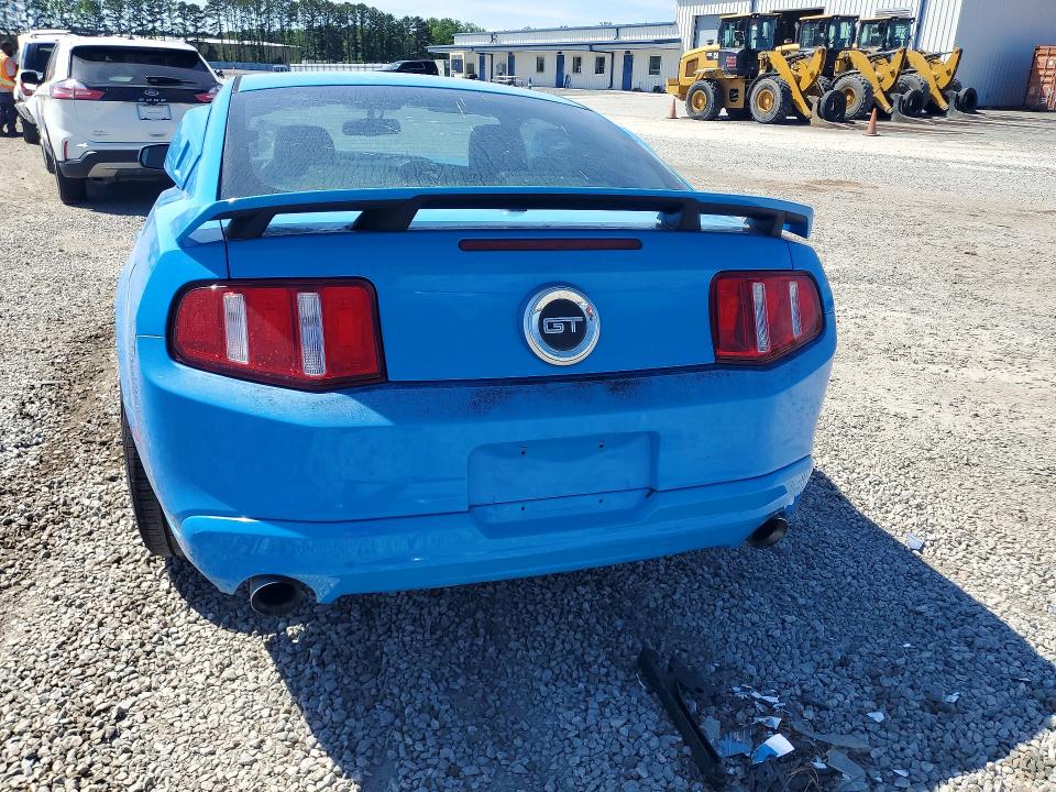 53646046 :رقم المزاد ، 1ZVBP8CH0A5156724 vin ، 2010 Ford Mustang مزاد بيع