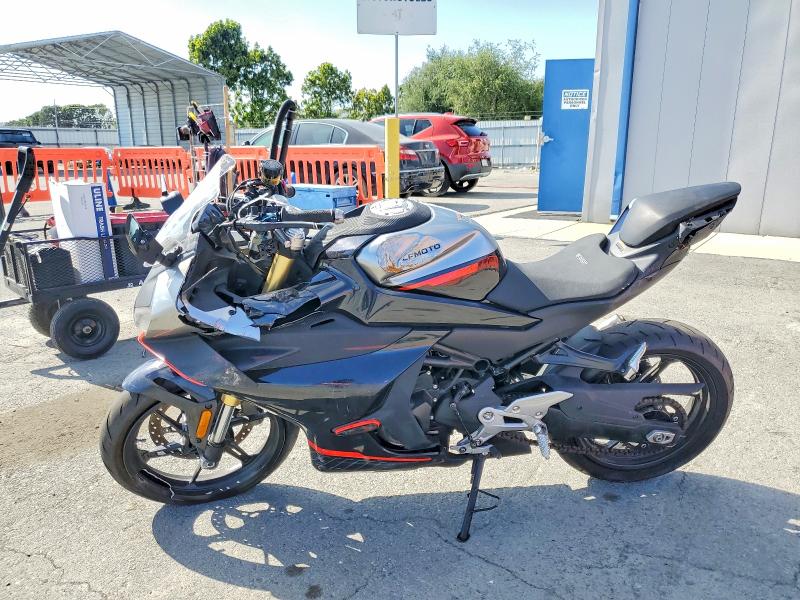 52396616 :رقم المزاد ، LCEPESLA6S6002268 vin ، 2025 Cf Moto 450ss مزاد بيع