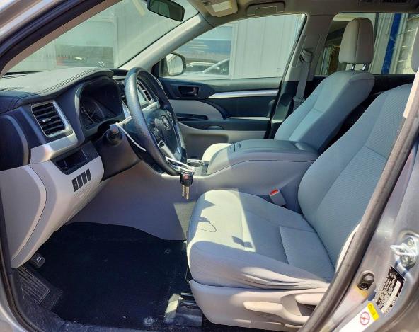 Продажа на аукционе авто 2016 Toyota Highlander, vin: 5TDBKRFH2GS323493, номер лота: 53337756