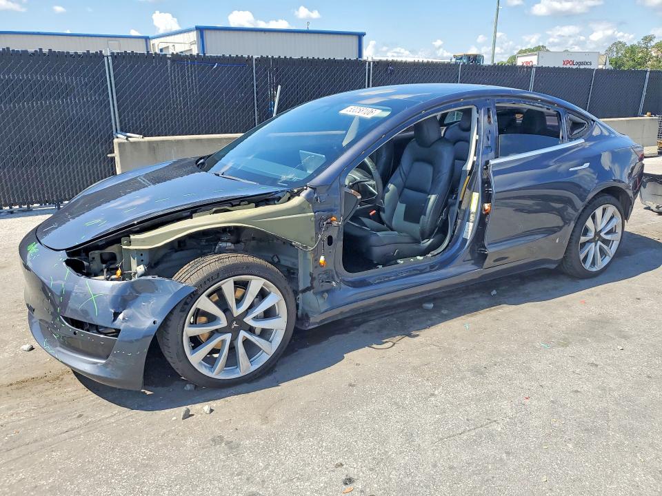 2020 Tesla Model 3 მანქანა იყიდება აუქციონზე, vin: 5YJ3E1EB3LF620085, აუქციონის ნომერი: 53058106