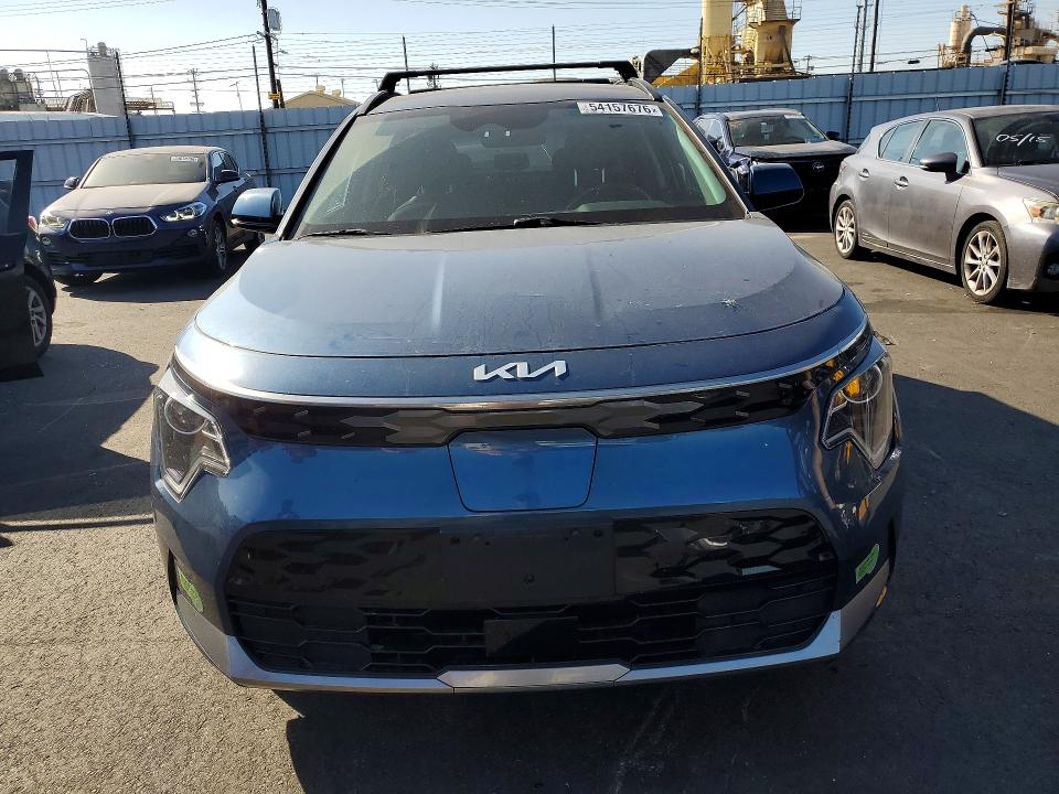 54157676 :رقم المزاد ، KNDCR3L19P5038767 vin ، 2023 Kia Niro مزاد بيع