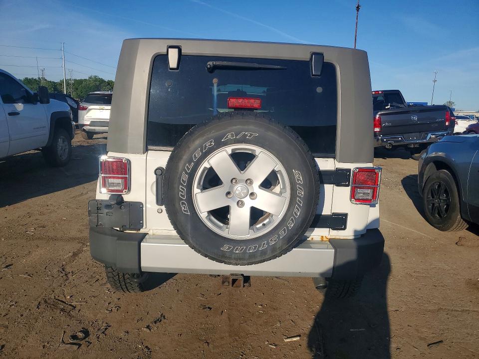 54589026 :رقم المزاد ، 1J4BA5H13AL214300 vin ، 2010 Jeep Wrangler Unlimited مزاد بيع