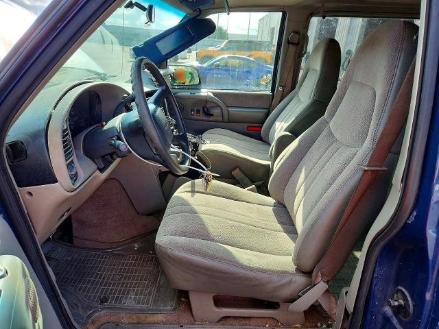 Продажа на аукционе авто 2000 Gmc Safari, vin: 1GKDM19W8YB526481, номер лота: 53879086