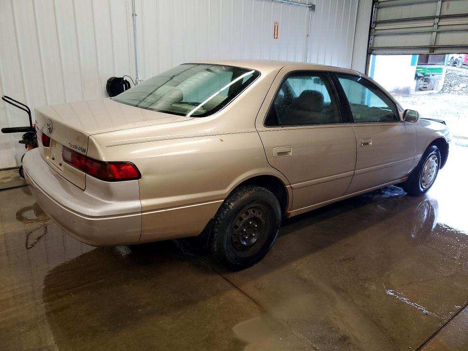 53618586 :رقم المزاد ، JT2BG22K7X0335905 vin ، 1999 Toyota Camry مزاد بيع
