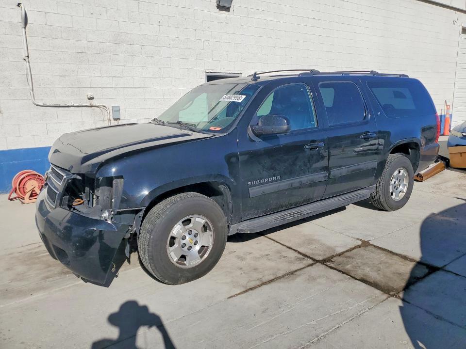54802996 :رقم المزاد ، 1GNSKJE70DR136927 vin ، 2013 Chevrolet Suburban مزاد بيع