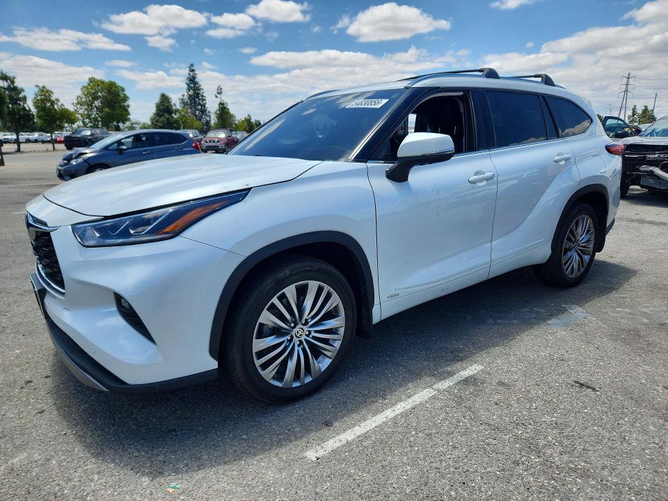 Auction sale of the 2022 Toyota Highlander, vin: 5TDEBRCH5NS078333, lot number: 54830856