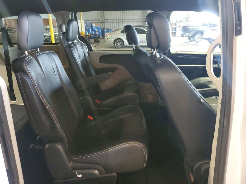 51889626 :رقم المزاد ، 2C4RDGCG7JR325782 vin ، 2018 Dodge Grand Caravan مزاد بيع