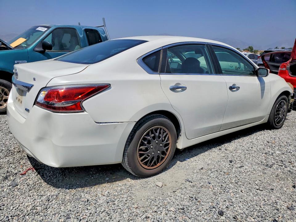 2014 Nissan Altima მანქანა იყიდება აუქციონზე, vin: 1N4AL3AP6EC273951, აუქციონის ნომერი: 53757046
