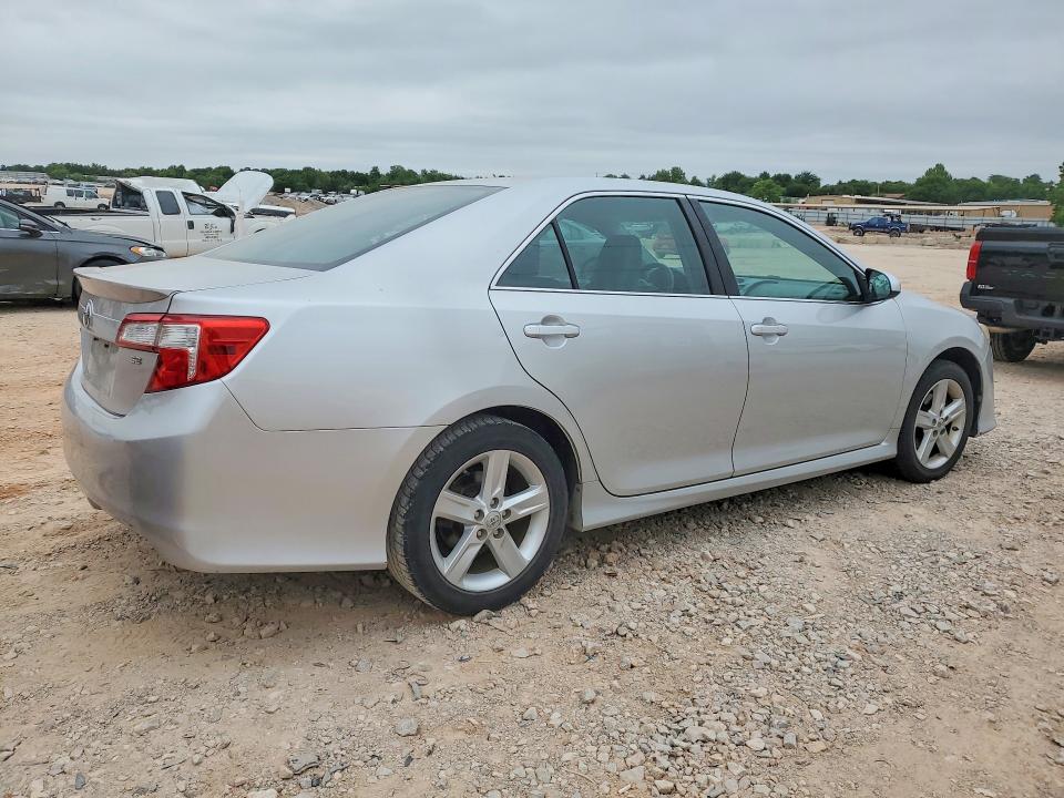 52582856 :رقم المزاد ، 4T1BF1FK5EU343839 vin ، 2014 Toyota Camry مزاد بيع