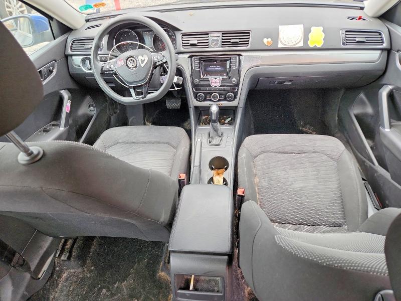 52734326 :رقم المزاد ، 1VWAT7A30HC026201 vin ، 2017 Volkswagen Passat مزاد بيع