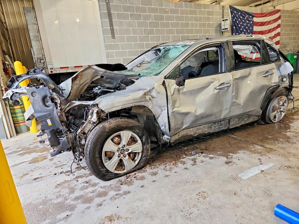 52060676 :رقم المزاد ، 2T3P1RFV4KW001038 vin ، 2019 Toyota Rav4 مزاد بيع