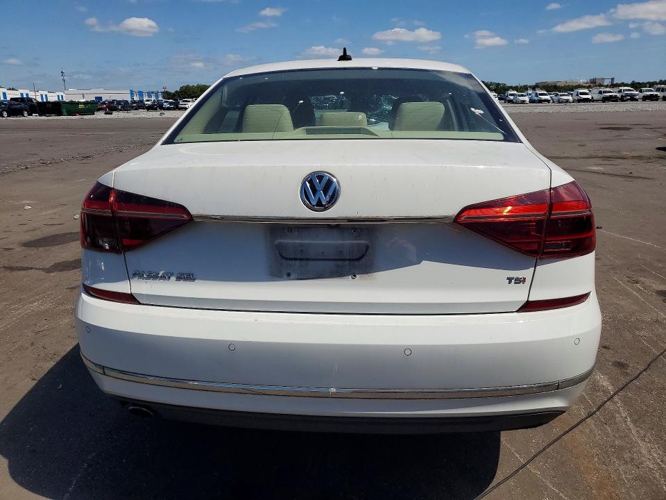 Продажа на аукционе авто 2017 Volkswagen Passat, vin: 1VWCT7A39HC073364, номер лота: 53621696
