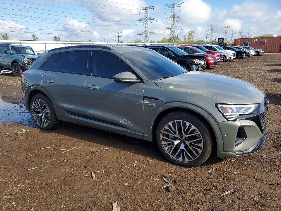 51891826 :رقم المزاد ، WA16AAGE8RB053054 vin ، 2024 Audi Q8 E-tron مزاد بيع