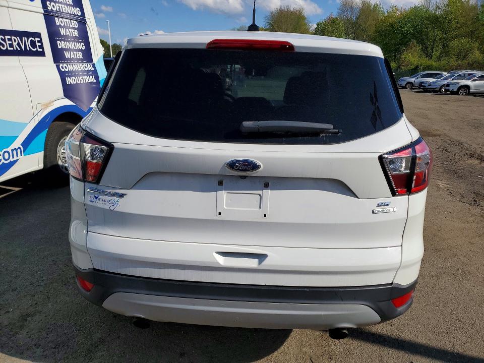 2017 Ford Escape მანქანა იყიდება აუქციონზე, vin: 1FMCU0GD8HUE37822, აუქციონის ნომერი: 52875606
