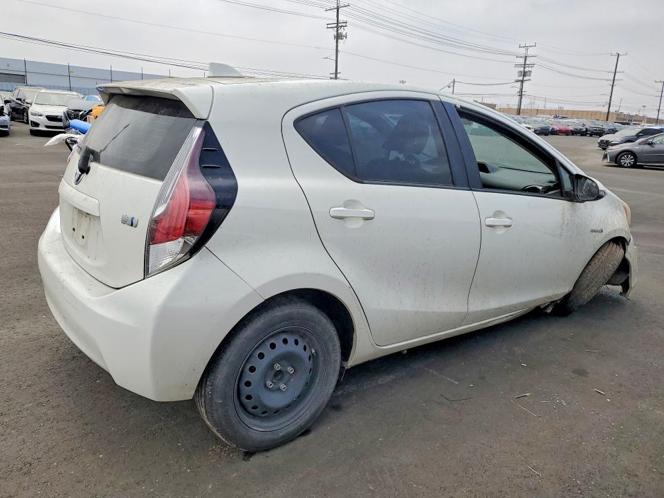 53135886 :رقم المزاد ، JTDKDTB35F1583173 vin ، 2015 Toyota Prius C مزاد بيع