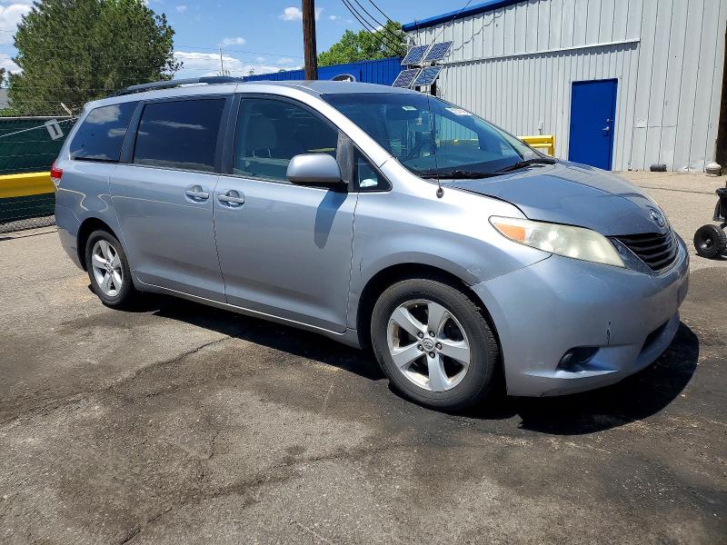 2013 Toyota Sienna მანქანა იყიდება აუქციონზე, vin: 5TDKK3DC2DS401318, აუქციონის ნომერი: 53574146