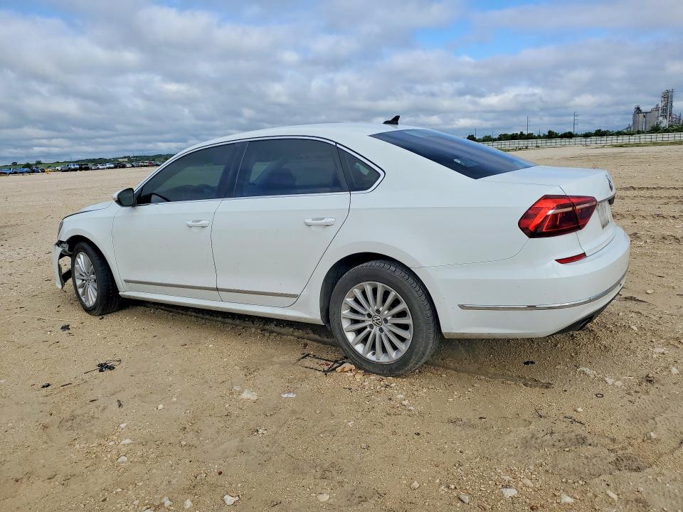 Продажа на аукционе авто 2017 Volkswagen Passat, vin: 1VWBT7A35HC062406, номер лота: 53123176