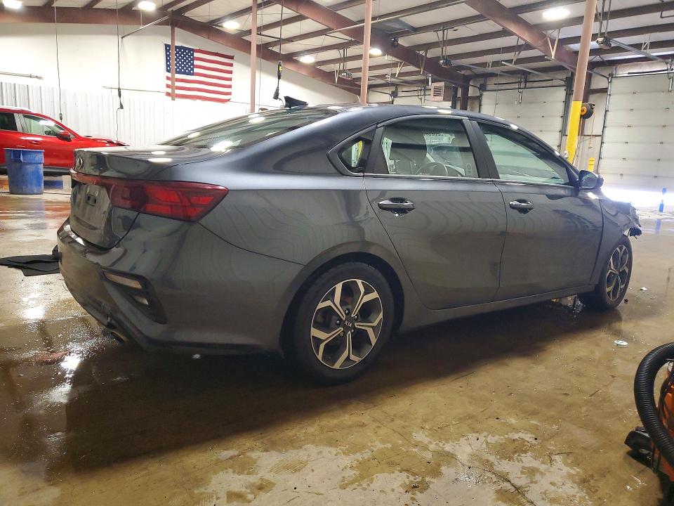 2020 Kia Forte მანქანა იყიდება აუქციონზე, vin: 3KPF24AD4LE232125, აუქციონის ნომერი: 52325786
