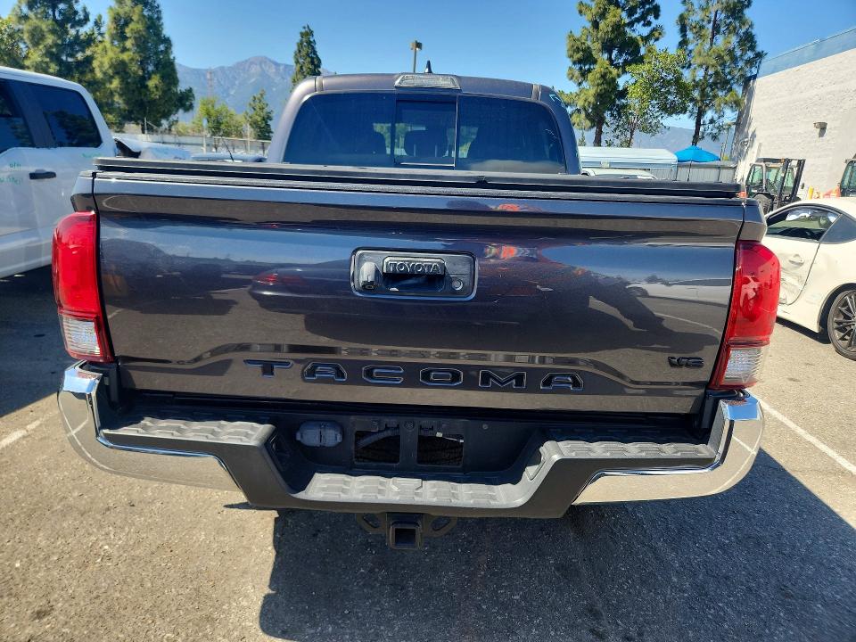 53666816 :رقم المزاد ، 5TFAZ5CN9JX056381 vin ، 2018 Toyota Tacoma مزاد بيع