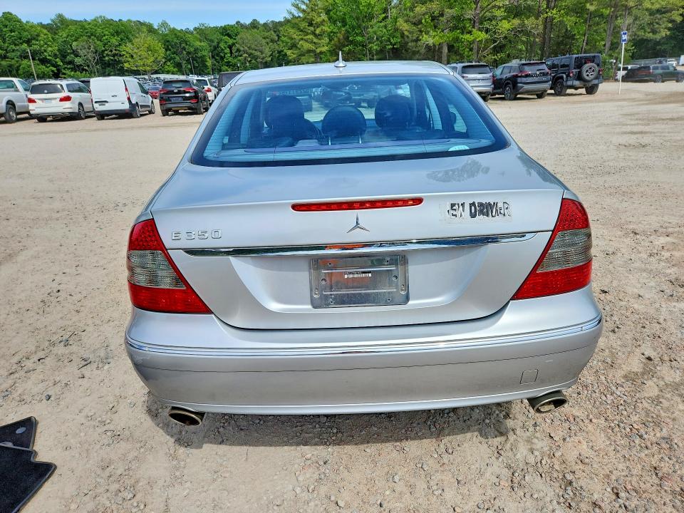 52291116 :رقم المزاد ، WDBUF56X98B196021 vin ، 2008 Mercedes-benz E مزاد بيع