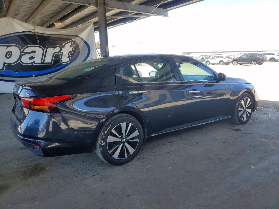 53428926 :رقم المزاد ، 1N4BL4DV3MN326273 vin ، 2021 Nissan Altima مزاد بيع