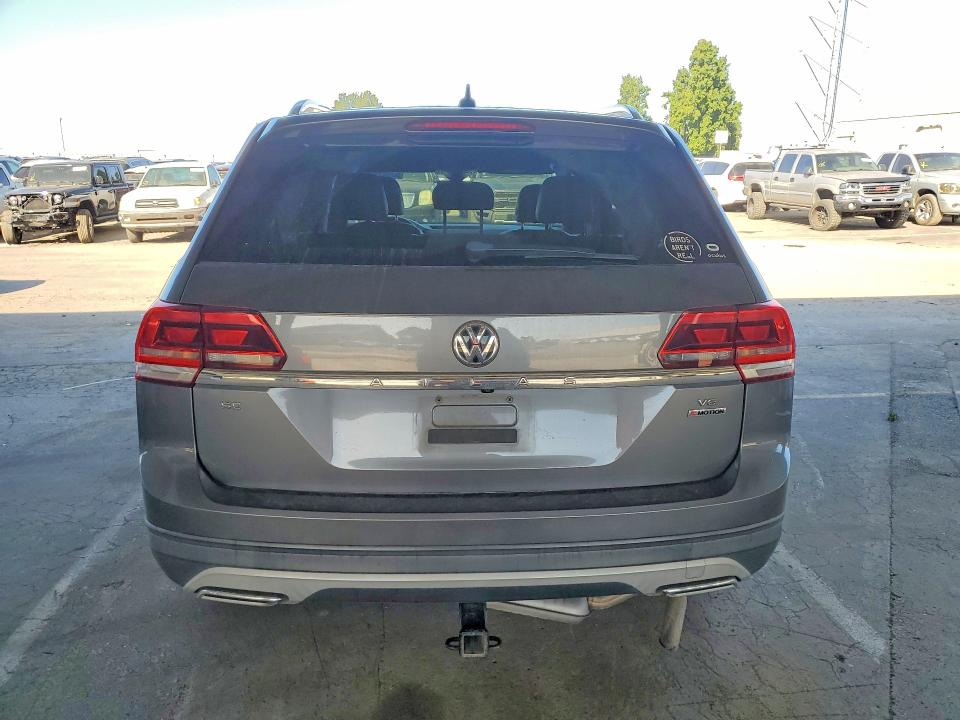 53943976 :رقم المزاد ، 1V2LR2CA2JC530424 vin ، 2018 Volkswagen Atlas مزاد بيع