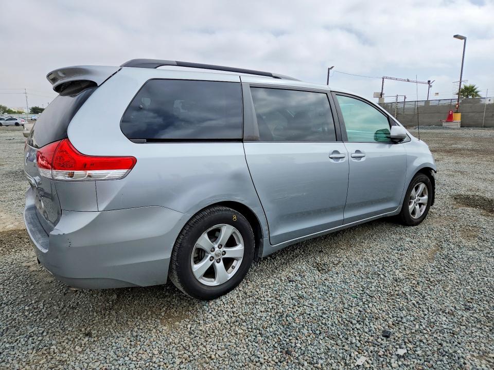 Продажа на аукционе авто 2014 Toyota Sienna, vin: 5TDKK3DC8ES508164, номер лота: 53051336