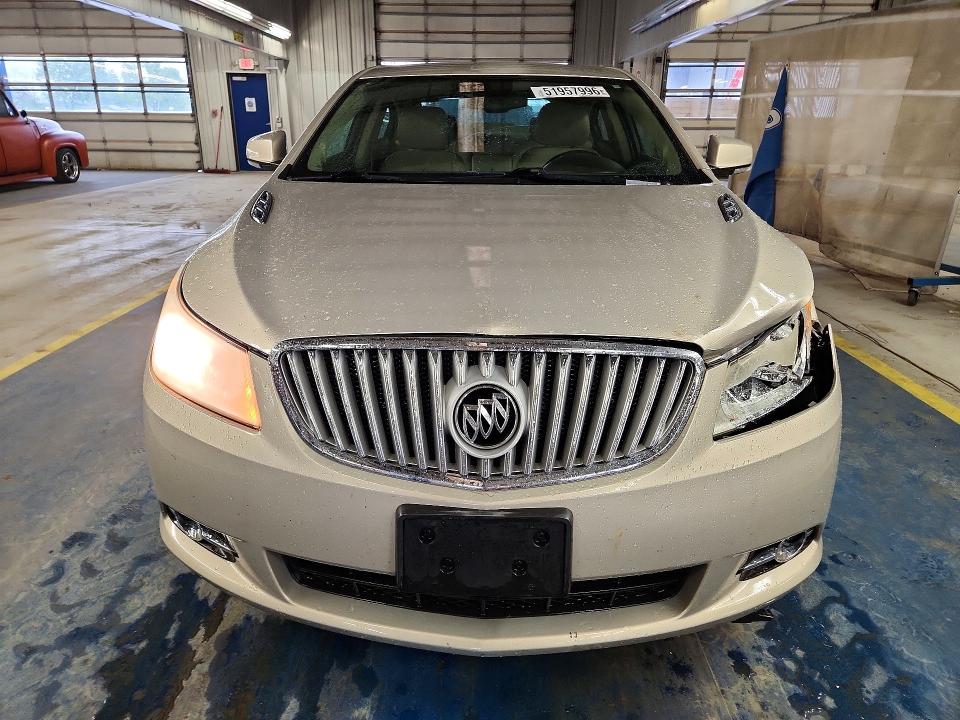 51957996 :رقم المزاد ، 1G4GC5EG5AF281666 vin ، 2010 Buick Lacrosse مزاد بيع