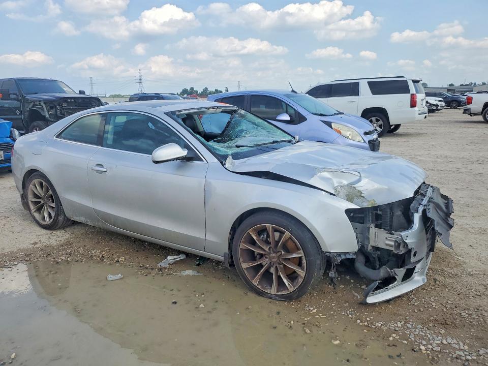 Продажа на аукционе авто 2013 Audi A5, vin: WAUVFAFR4DA000385, номер лота: 55458156