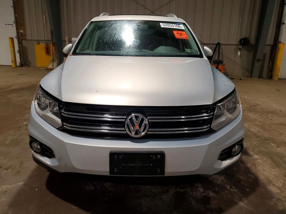 52853166 :رقم المزاد ، WVGBV3AX3EW588192 vin ، 2014 Volkswagen Tiguan مزاد بيع