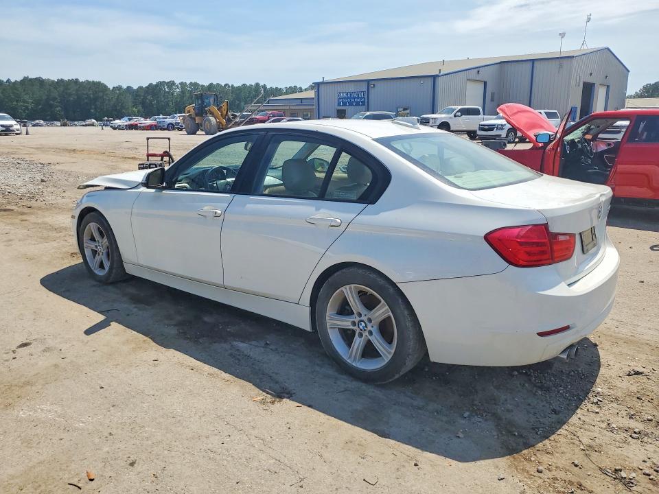 50983716 :رقم المزاد ، WBA3A5C55DF358127 vin ، 2013 Bmw 328 مزاد بيع