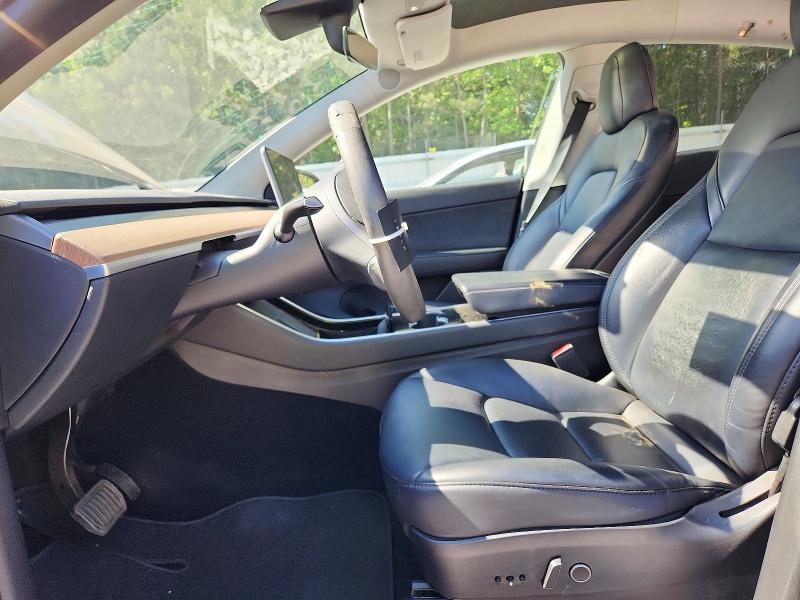 51991556 :رقم المزاد ، 5YJYGDEE1MF061939 vin ، 2021 Tesla Model Y مزاد بيع