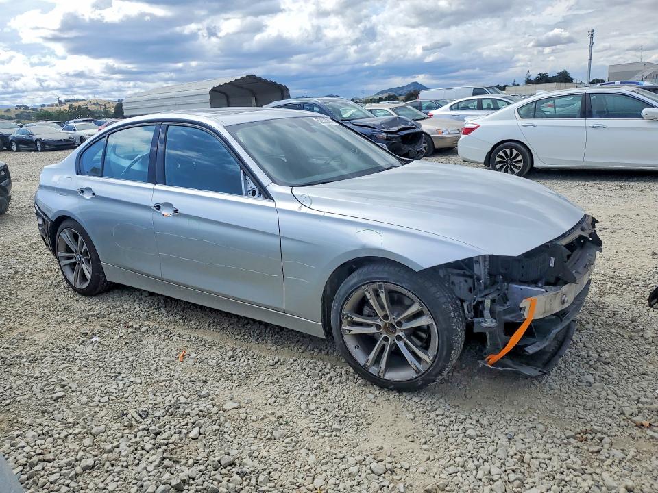 52230326 :رقم المزاد ، WBA3C1C5XCF431817 vin ، 2012 Bmw 328 مزاد بيع