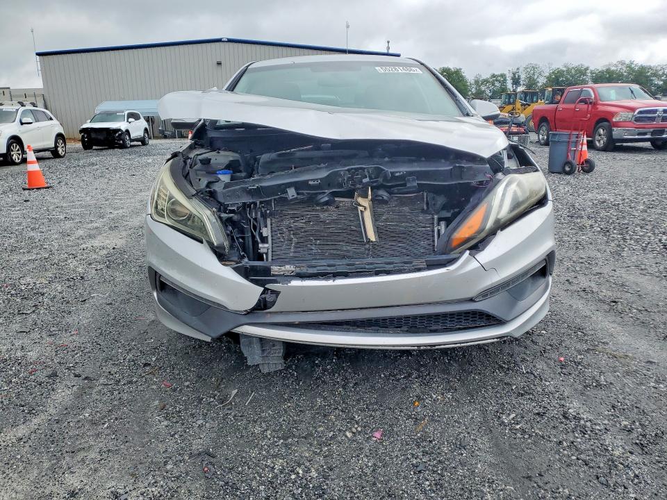 2015 Hyundai Sonata მანქანა იყიდება აუქციონზე, vin: 5NPE34AF9FH255572, აუქციონის ნომერი: 55281486