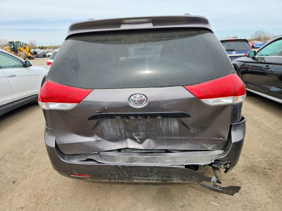 2013 Toyota Sienna მანქანა იყიდება აუქციონზე, vin: 5TDZK3DCXDS293044, აუქციონის ნომერი: 51074966