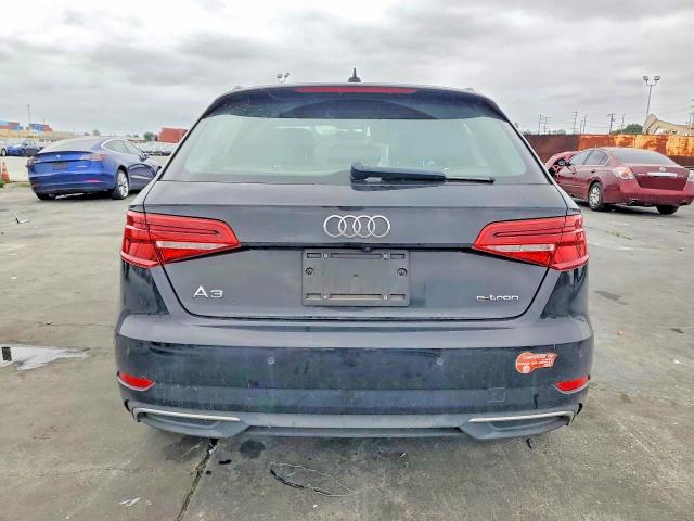 Aukcja sprzedaży 2018 Audi A3, vin: WAUTPBFFXJA083770, numer aukcji: 53663256