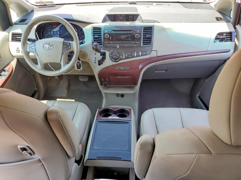 53931086 :رقم المزاد ، 5TDDK3DC0ES074010 vin ، 2014 Toyota Sienna مزاد بيع