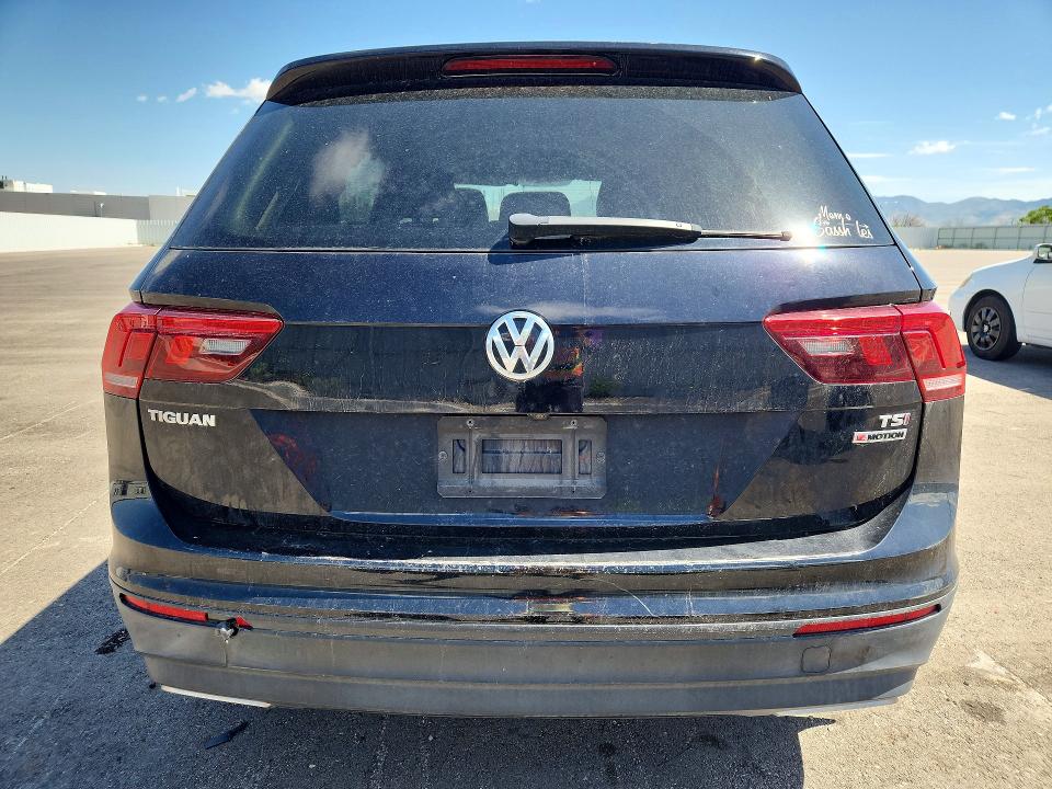 Продажа на аукционе авто 2018 Volkswagen Tiguan, vin: 3VV0B7AX8JM088102, номер лота: 54914856