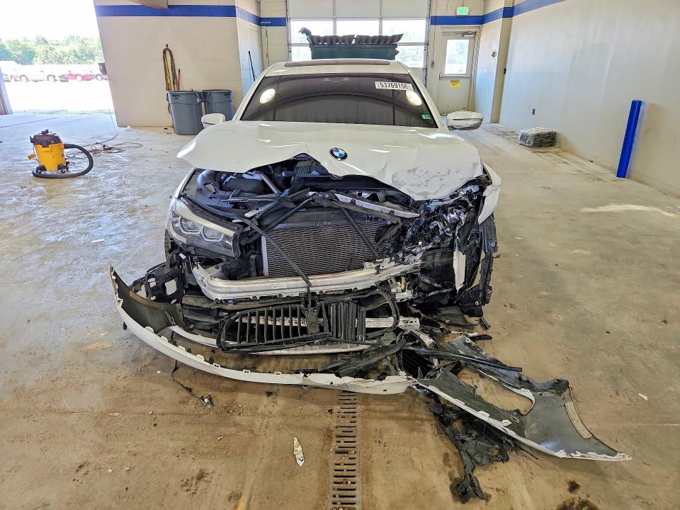 53769156 :رقم المزاد ، WBA7E2C5XKB216901 vin ، 2019 Bmw 740 مزاد بيع