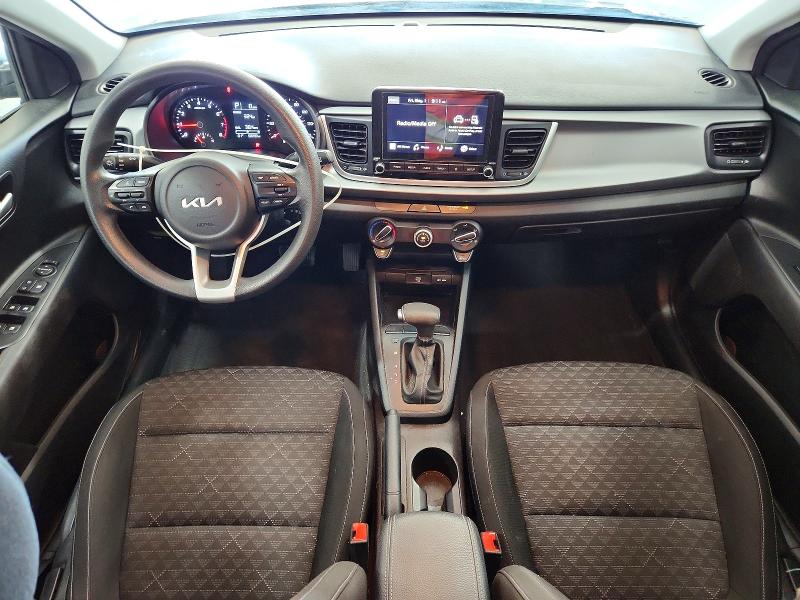 52013326 :رقم المزاد ، 3KPA24AD2NE480323 vin ، 2022 Kia Rio مزاد بيع