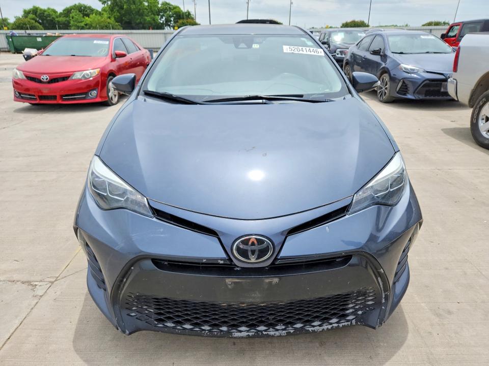 52041446 :رقم المزاد ، 5YFBURHE7HP575280 vin ، 2017 Toyota Corolla مزاد بيع
