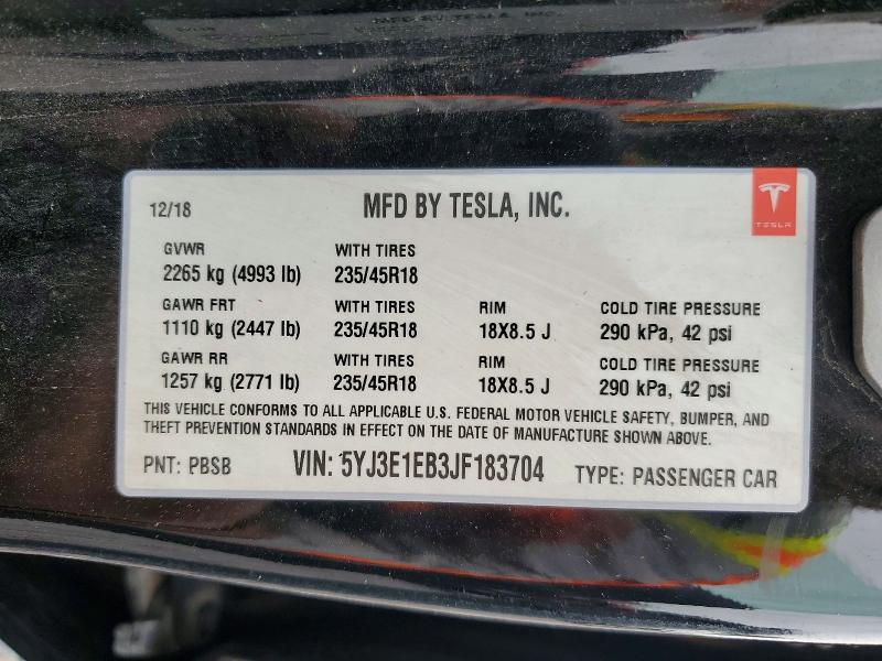 55230916 :رقم المزاد ، 5YJ3E1EB3JF183704 vin ، 2018 Tesla Model 3 مزاد بيع