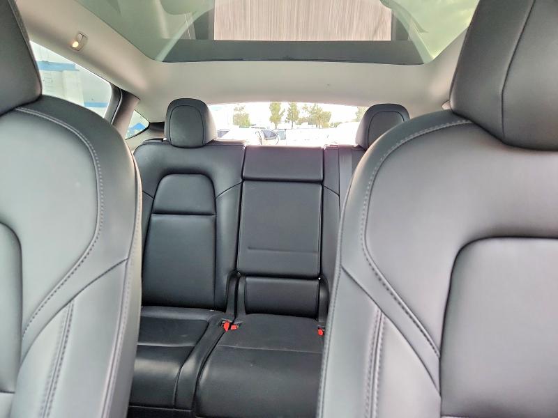 54712556 :رقم المزاد ، 5YJYGAEE7MF138473 vin ، 2021 Tesla Model Y مزاد بيع